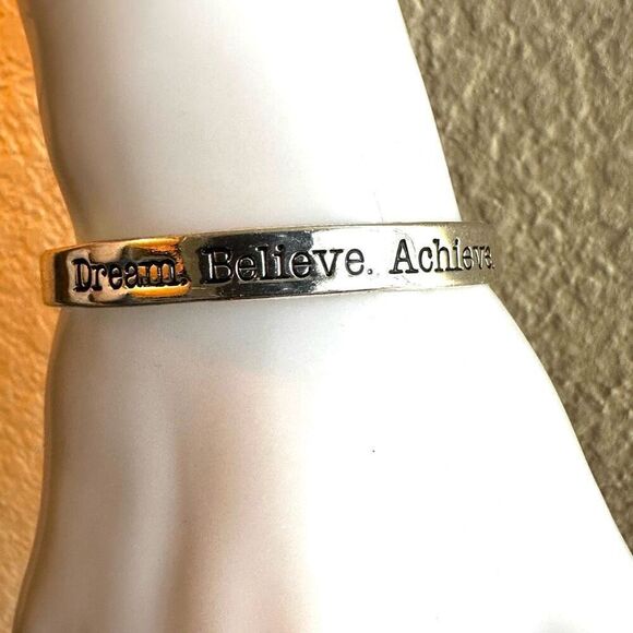 12 dream believe achieve silver tone cuff bracelet - Picture 6 of 7